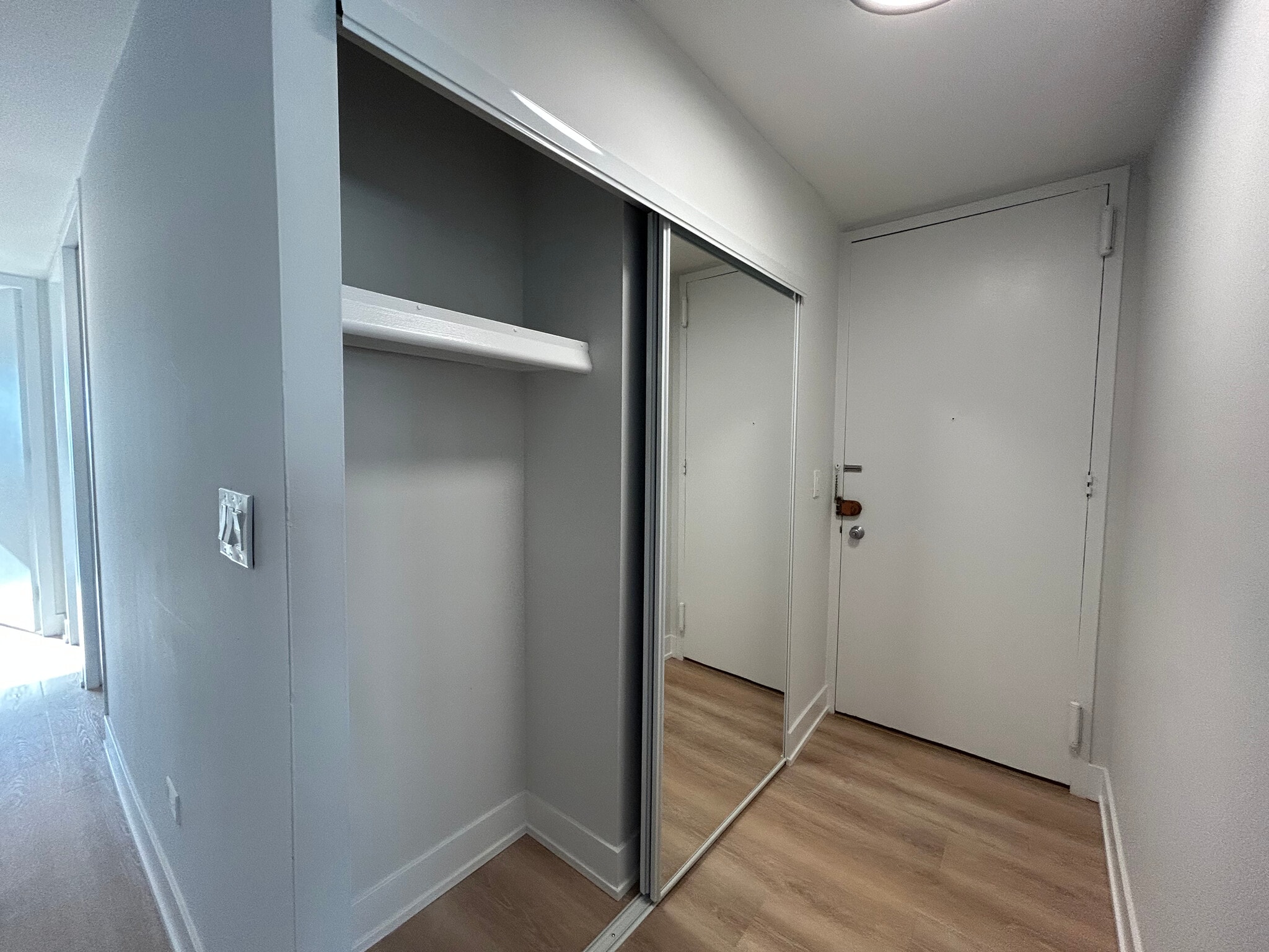 Building Photo - 1350 N Dearborn St