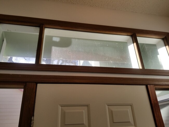 Building Photo - 4B/2B Home with Attached Garage in Longmon...
