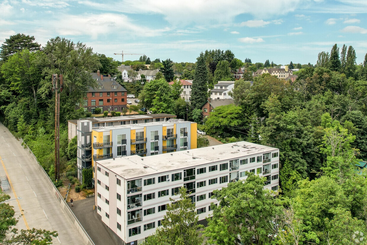 Bayview Apartments Village Vista Seattle Wa Apartment Finder