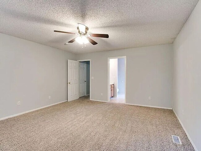 Building Photo - NORMAN, OKLAHOMA - MINUTES TO UNIVERSITY OF OKLAHOMA