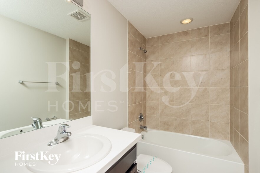 Building Photo - 1643 Talavera St SE