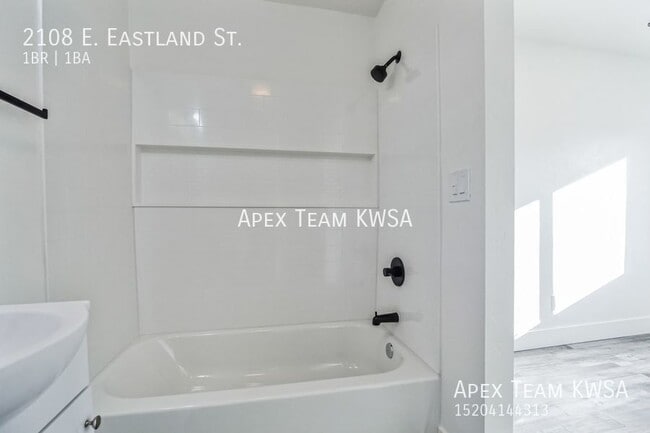 Building Photo - 2108 E Eastland St