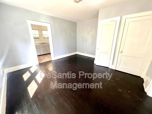 Building Photo - 506 Ninth St