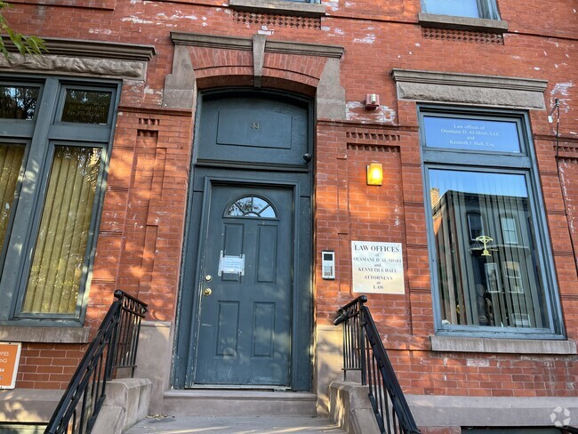 Building Photo - 33 Halsey Street