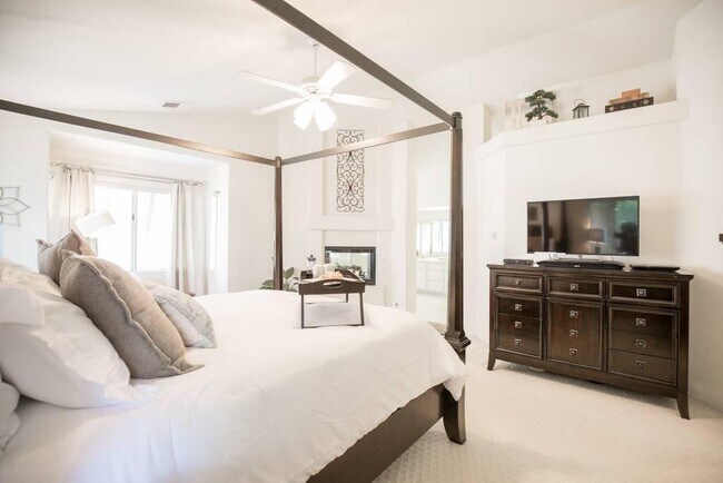 Building Photo - 45540 Desert Fox Dr