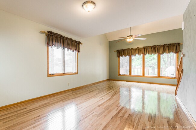 Building Photo - 113 Andresen Ct