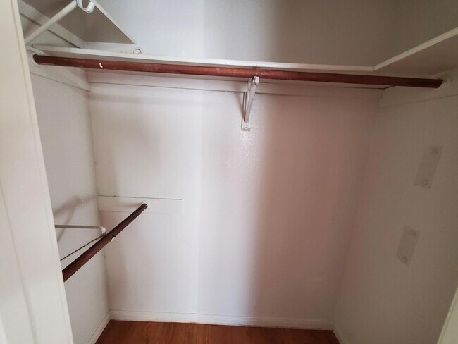 Building Photo - 1733 Horseshoe Cir