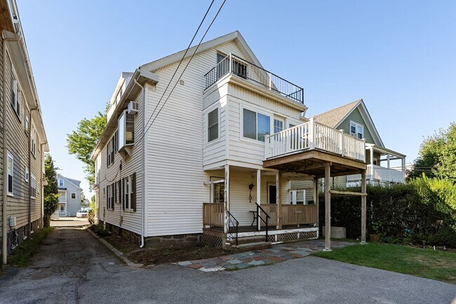 Building Photo - 14 Marine Rd