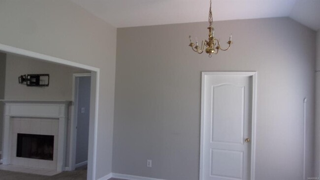 Building Photo - 826 Bluegrass Dr