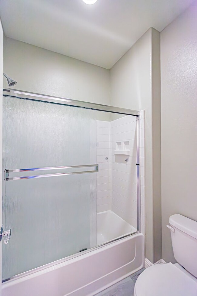 Building Photo - Beautiful Home in a Gated Community