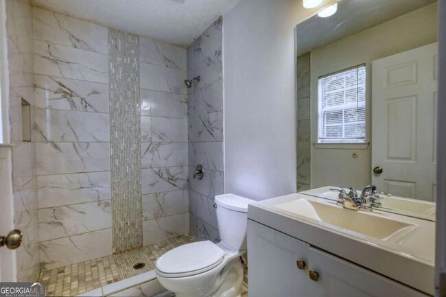 Building Photo - 2119 Briar Glen Ln SW