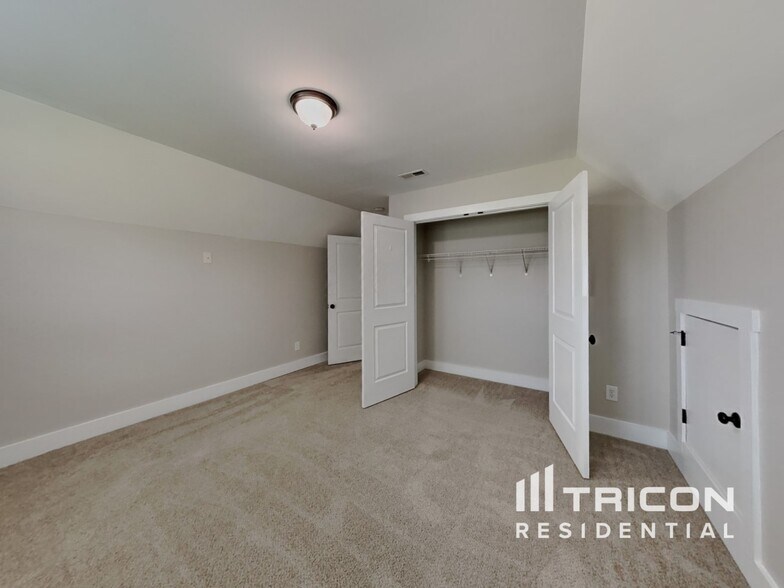Building Photo - 105 Braddock Dr