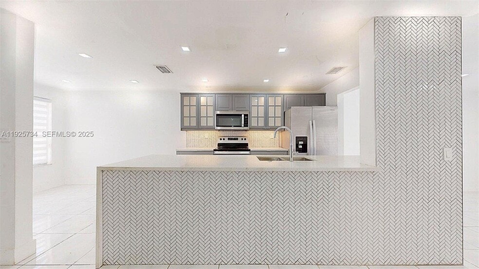 Building Photo - 8212 NW 8th Pl