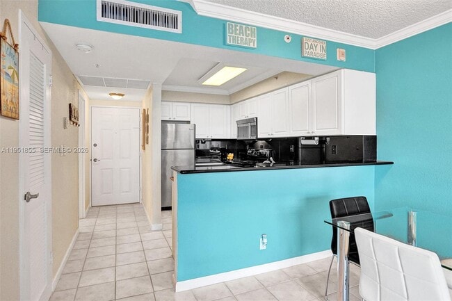 Building Photo - 2501 S Ocean Dr