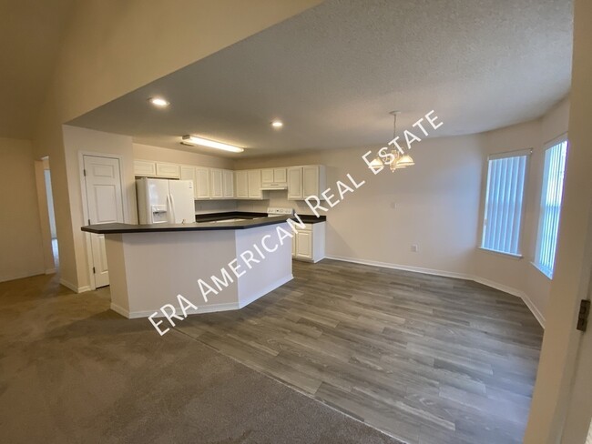 Building Photo - ***MOVE IN SPECIAL- First Full Month Rent ...