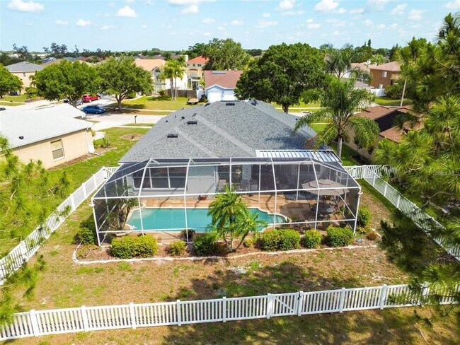 Building Photo - 10916 Sailbrooke Dr