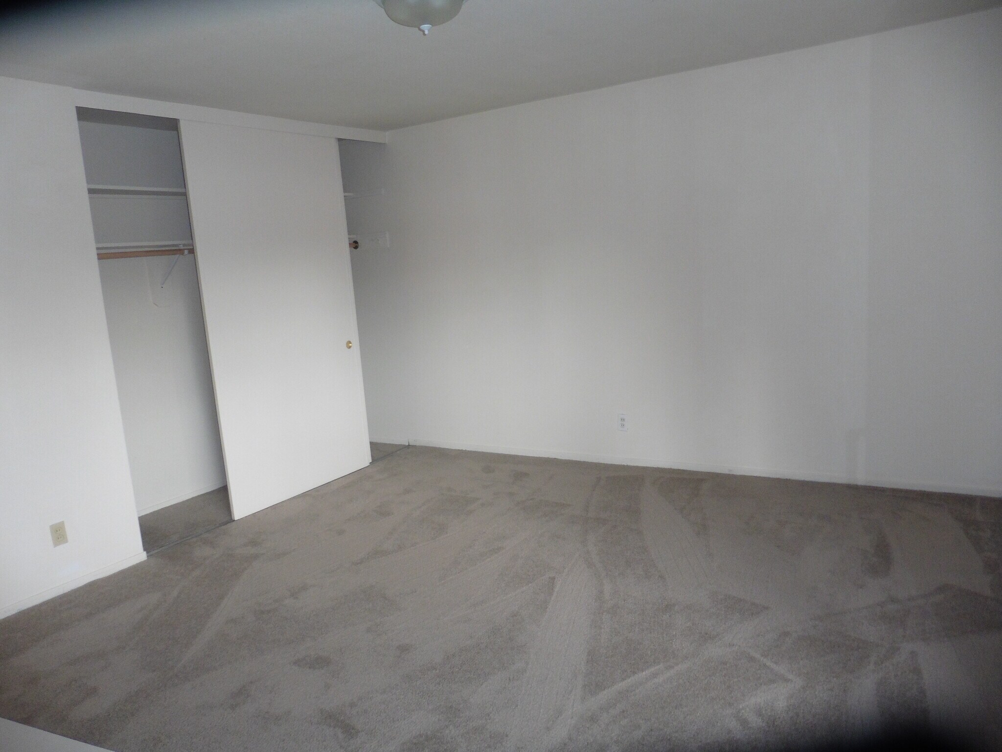 Building Photo - 2220 Park Ave
