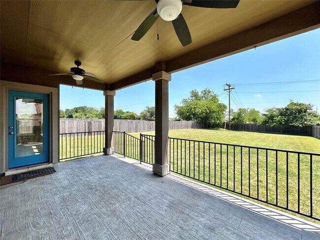 Building Photo - 31455 Kingsway Rd
