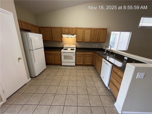 Building Photo - 2836 E Tilten Kilt Ave