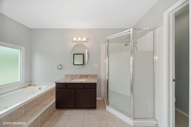 Building Photo - 1270 S Paddock Dr