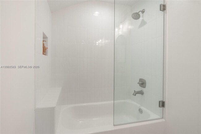 Building Photo - 320 NE 88th St