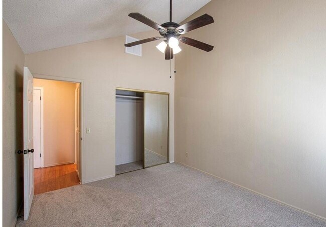 Building Photo - 9811 River Birch Dr