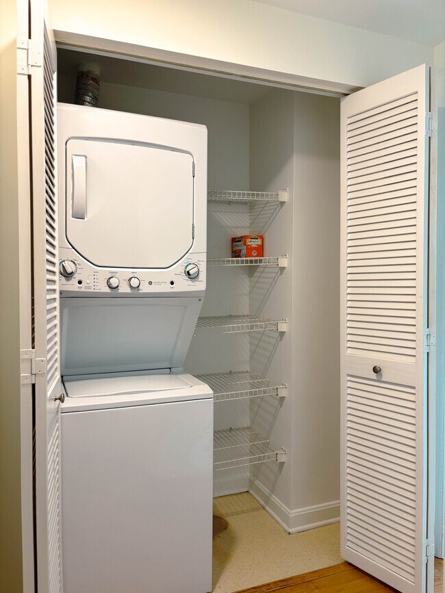 Building Photo - 2411 20th St NW