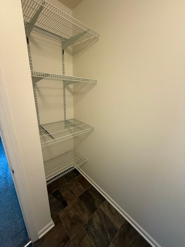 Building Photo - 2856 Henley Ln