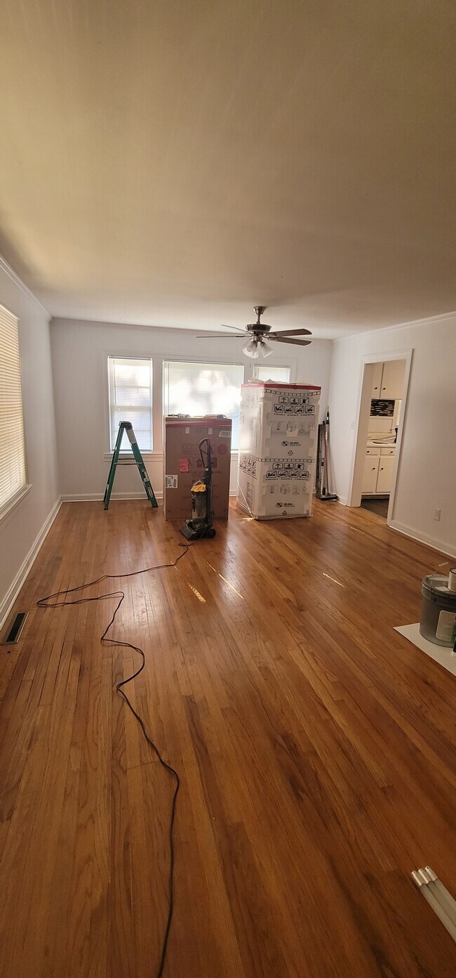 Building Photo - 1208 N Park Ave