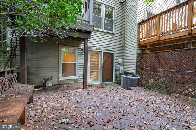 Building Photo - 10504 Pine Haven Terrace