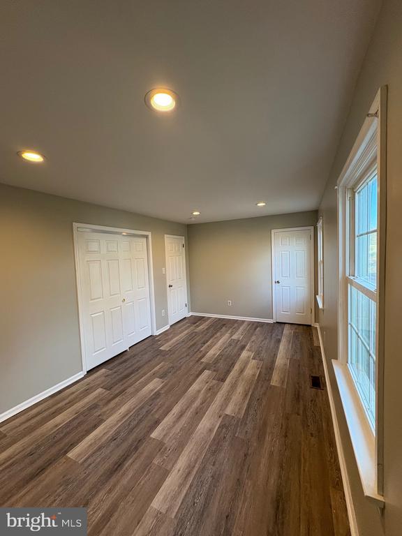 Building Photo - 106 Sunset Way