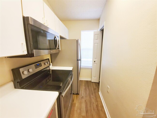 Building Photo - 2232 Trailwood Dr