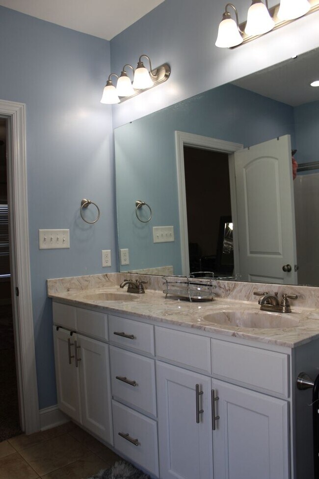 Building Photo - 134 Princess Dr