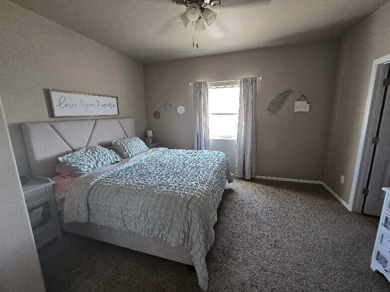 Building Photo - 5212 Crested Hill