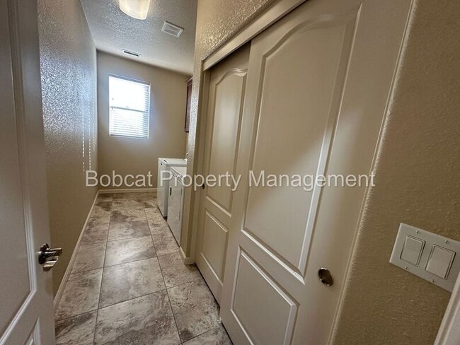 Building Photo - 1108 Fiore Ct