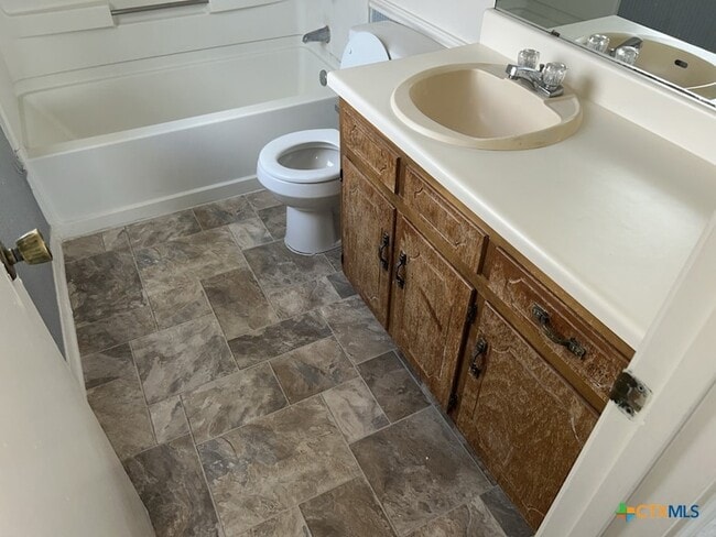 Building Photo - 3502 Plantation Cir