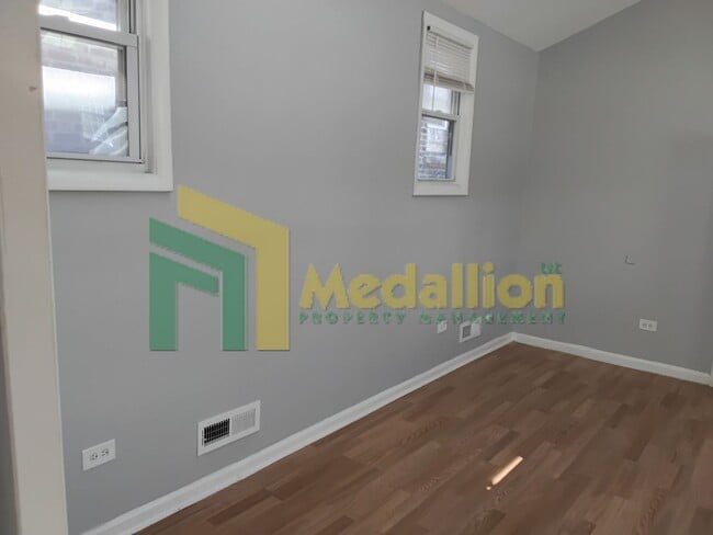 Building Photo - 1241 N Ashland Ave