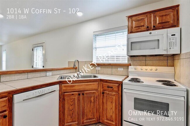 Building Photo - 1014 W Coffin St