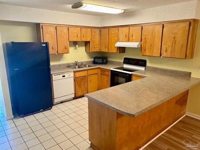 Building Photo - 193 E Burgess Rd