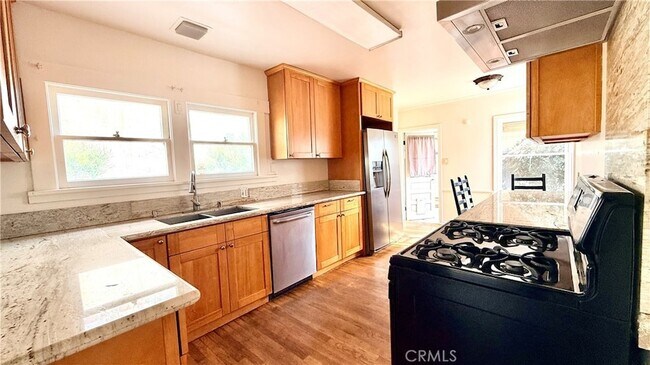 Building Photo - 2056 Meridian Ave