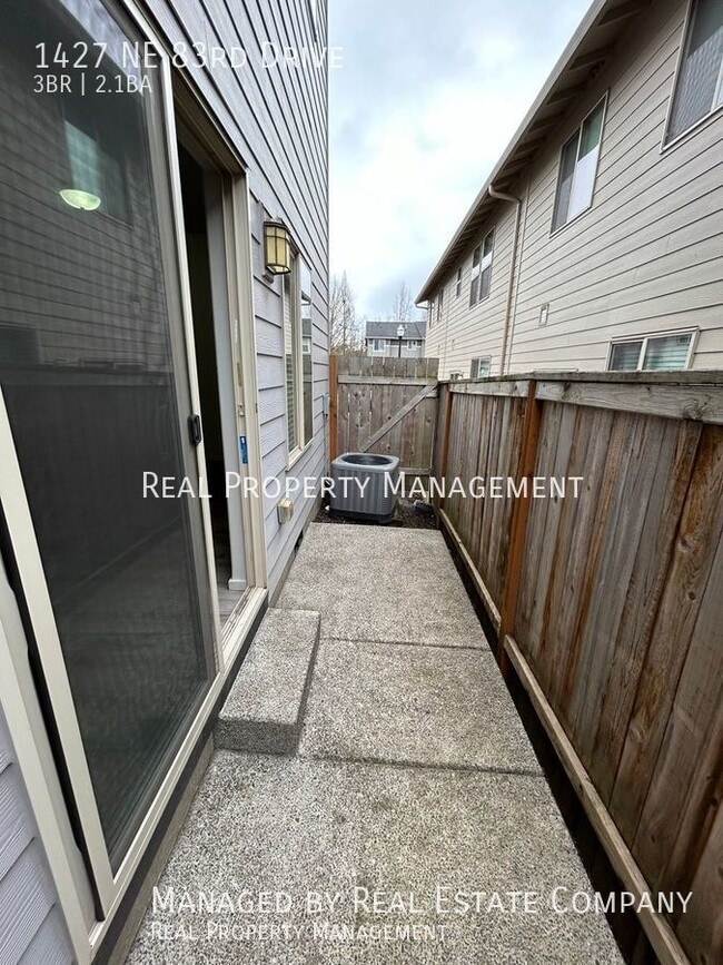 Building Photo - 1427 NE 83rd Dr