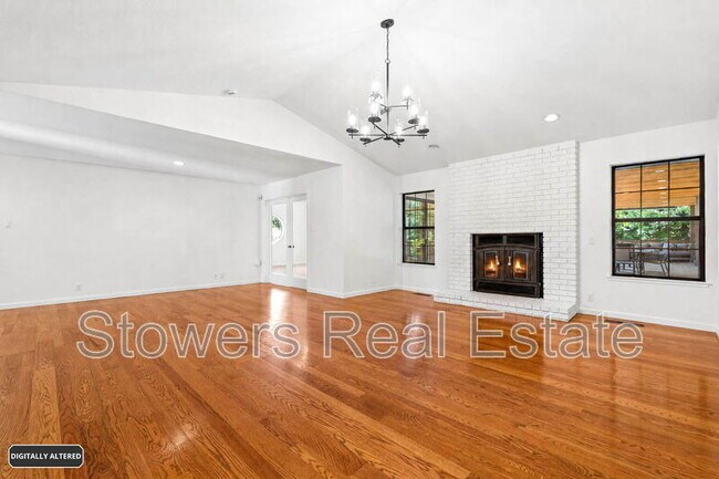 Building Photo - 1121 Douglas Ct