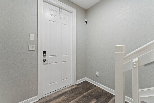 Building Photo - 500 Pacific Grove Dr