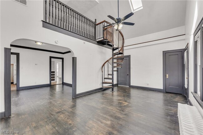 Building Photo - 2225 Oak Park Ave