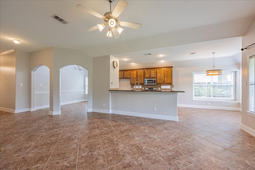 Open Concept Layout - 5604 Balmorhea Dr