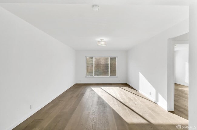 Building Photo - 1700 19th Ave