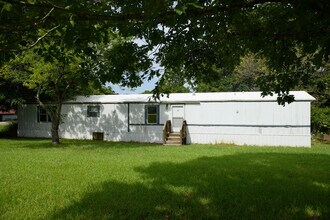 Building Photo - 416 E Steeple Chase Rd