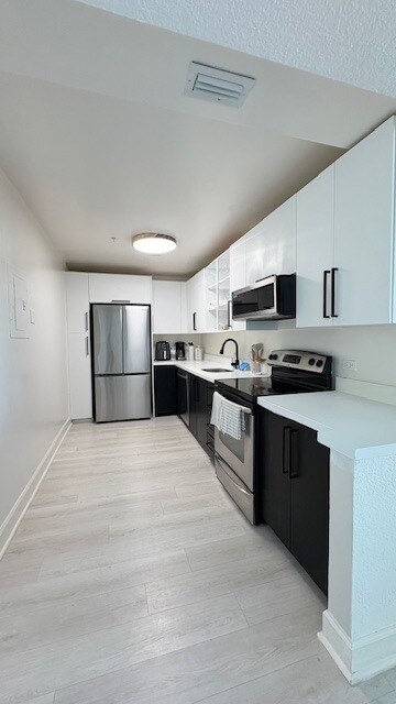 Building Photo - 7501 E Treasure Dr