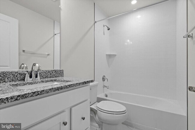 Building Photo - 1043 Venifena Terrace SE