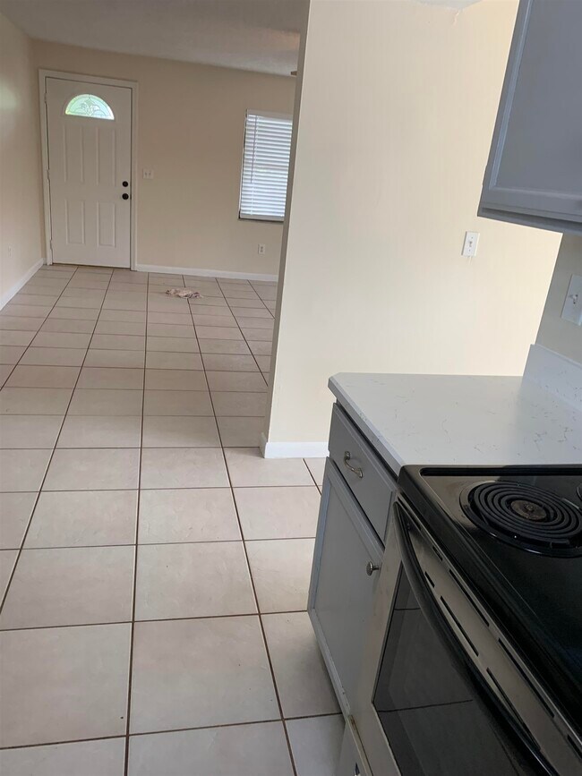 Building Photo - 200 Sevilla St